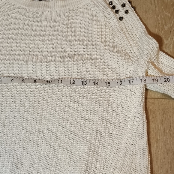Express Women's Sm Cream Colored Sweater W) Studded Shoulders Edgy - Picture 6 of 7